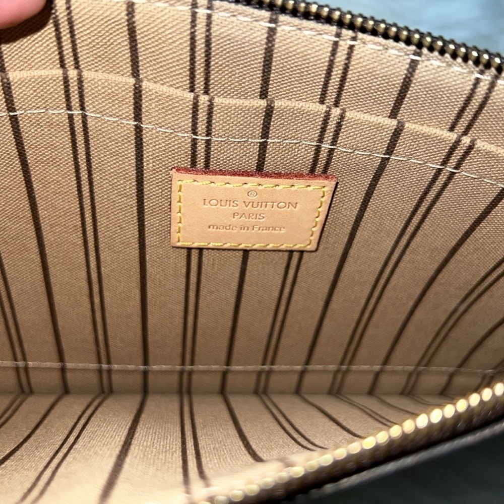 Authentic Louis Vuitton Brown Monogram Clutch - Picture 2 of 8